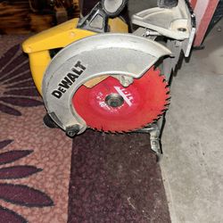 DEWALT Corded Electric Circular Saw DW364 7-1/4