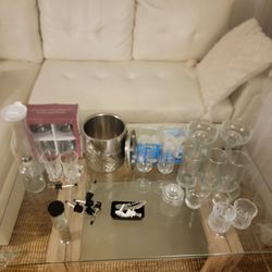 Wine basket, plastic ice 2 boxes, glasses