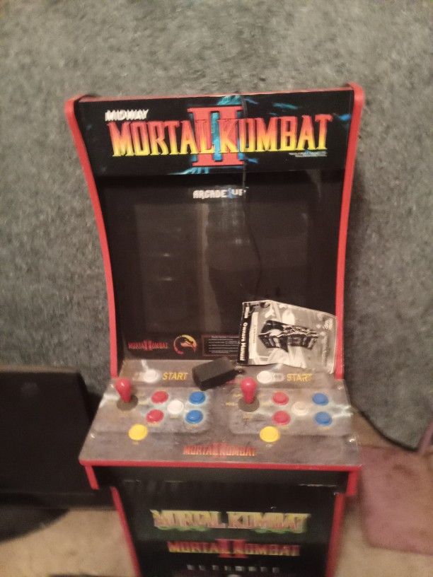 Mortal Combat (Slot Machine Size)
