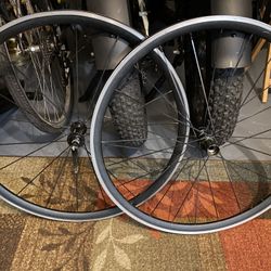 Vision bicycle wheel set for cycling