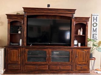Jerome’s entertainment center