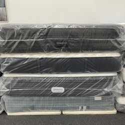 KING SIZE BEAUTYREST BLACK PILLOW Top ! $899