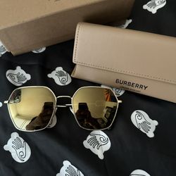 Burberry Woman’s Sunglasses 