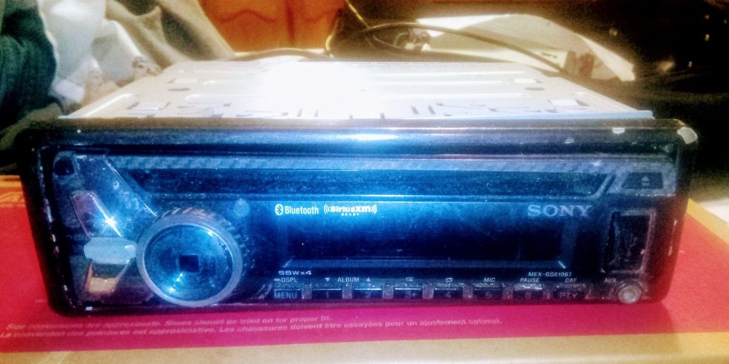 Sony model- MEX- GS610BT 55WATT x 4 Bluetooth ,CD, Sirirus XM Radio Ex USB Plug Detachable Face External Rear USB , Mic , Duel Sub RCA Jack Front&Rear