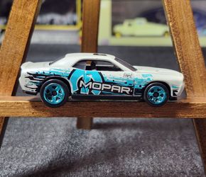 Hot Wheels '08 Dodge Challenger