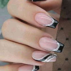 B2G1F 24-pcs. Medium Square Black & White French Tip Press On Nails