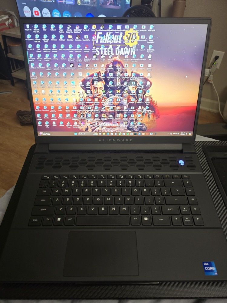 Alienware - m16 QHD+ 165Hz Gaming