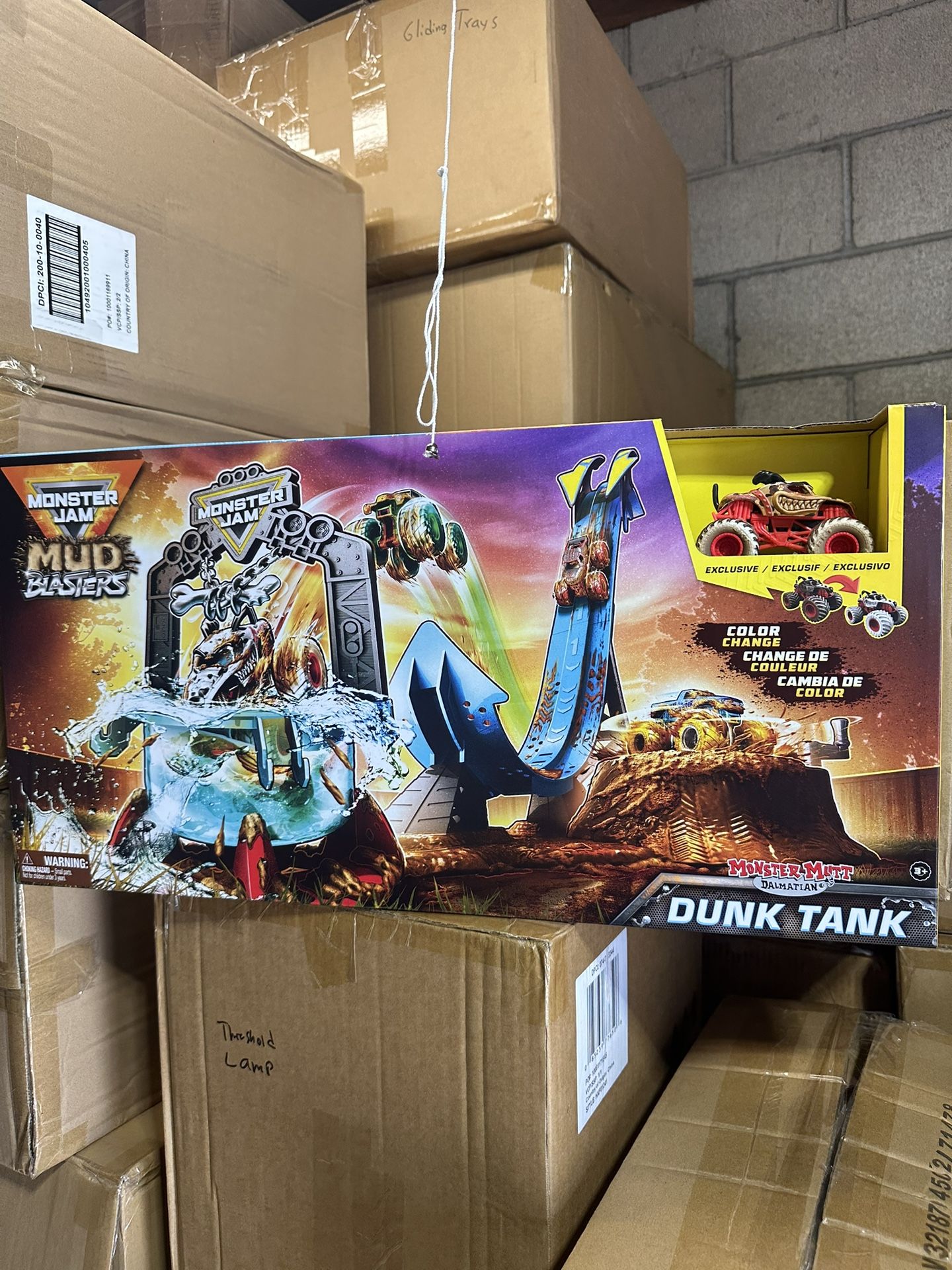 Monster Jam Mud Blasters Monster Mutt Dalmatian Dunk Tank Playset