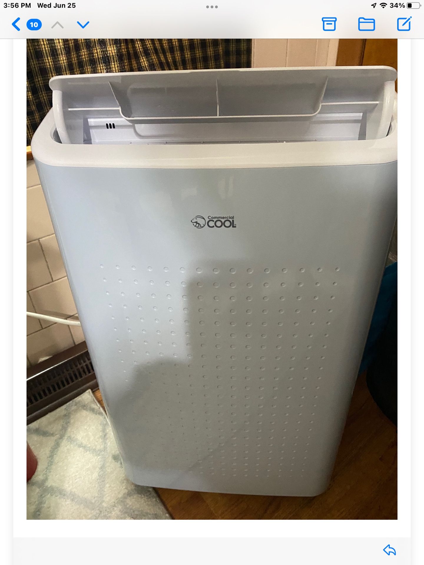Commercial cool air conditioner floor model