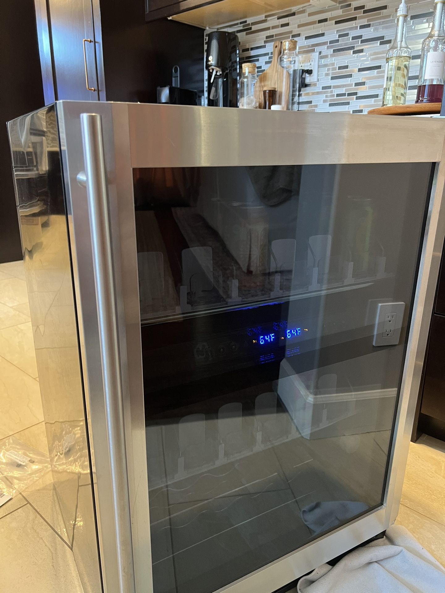 FREE - Magic Chef Drink Fridge