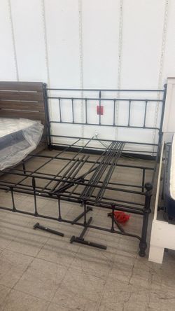King Bed Clearance - $200💥 💥 