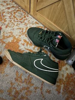 Nike green men"s size 10