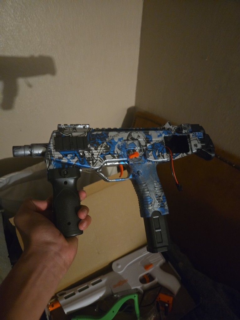 GELL BLASTER