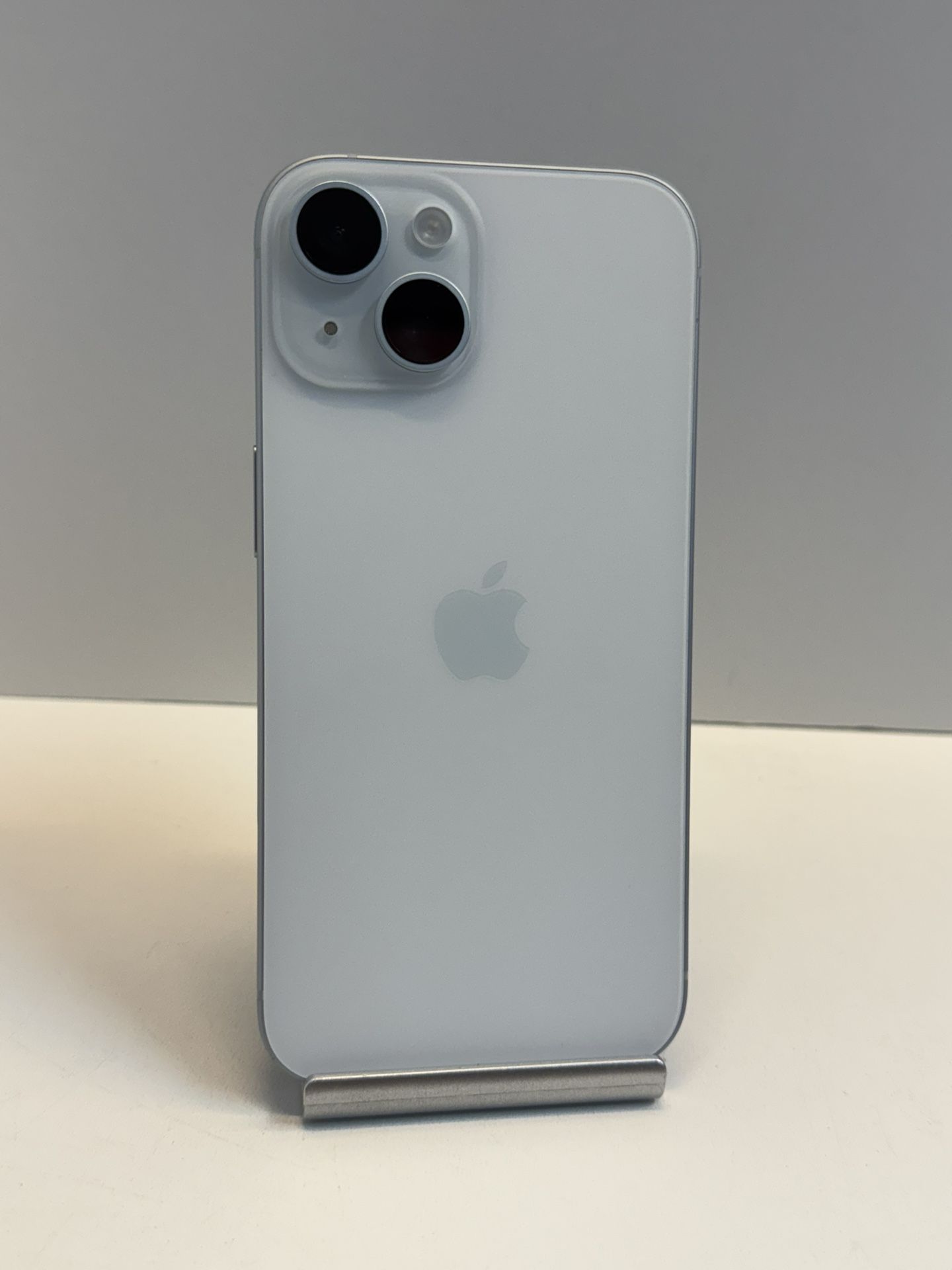 Apple iPhone 15 128gb. ( Unlocked Cellphone )