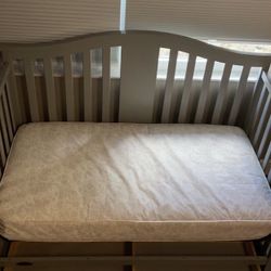 Crib And Changing Table 