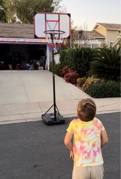 Kids Basketball Hoop Outdoor 4.82-8.53ft Adjustable, Portable Basketball Hoops
