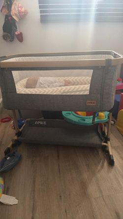 AMKE Baby Bassinet Bedside Sleeper