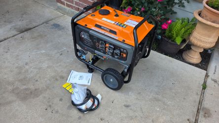 Generac 4500 / 4000-Watt Dual Fuel Recoil Start Gasoline / Propane Powered Portable Generator-GP4000