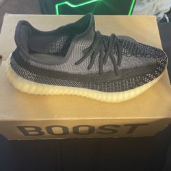 Yeezy Boost 350 V2 “Carbon”