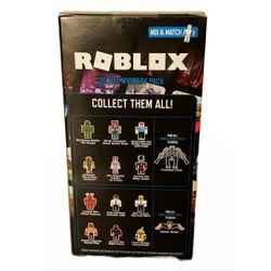 ROBLOX Deluxe Mystery Pack Serie 3 Ghost Simulator: Ghost Hunter Rose.  BRAND NEW for Sale in Corona, CA - OfferUp