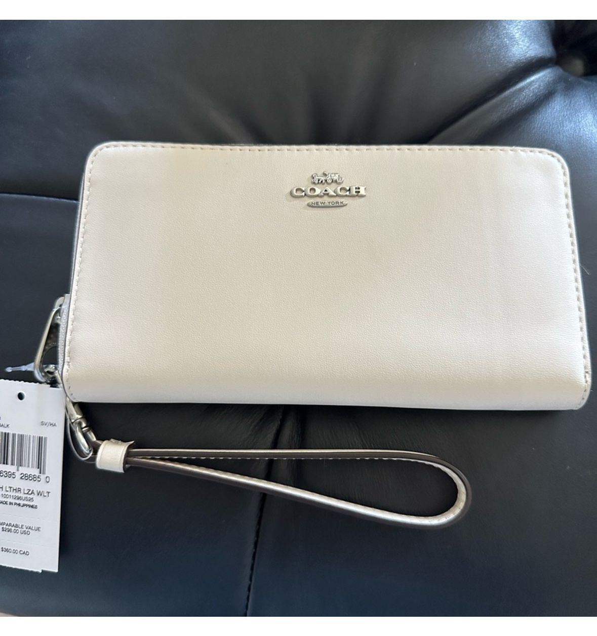 COACH WALLET IN HARD TO FIND CHALK SILVER HARDWARE 