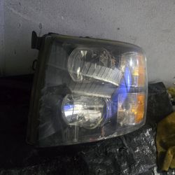 2007 2013 chevy Silverado1500 driver  black housing headlight 