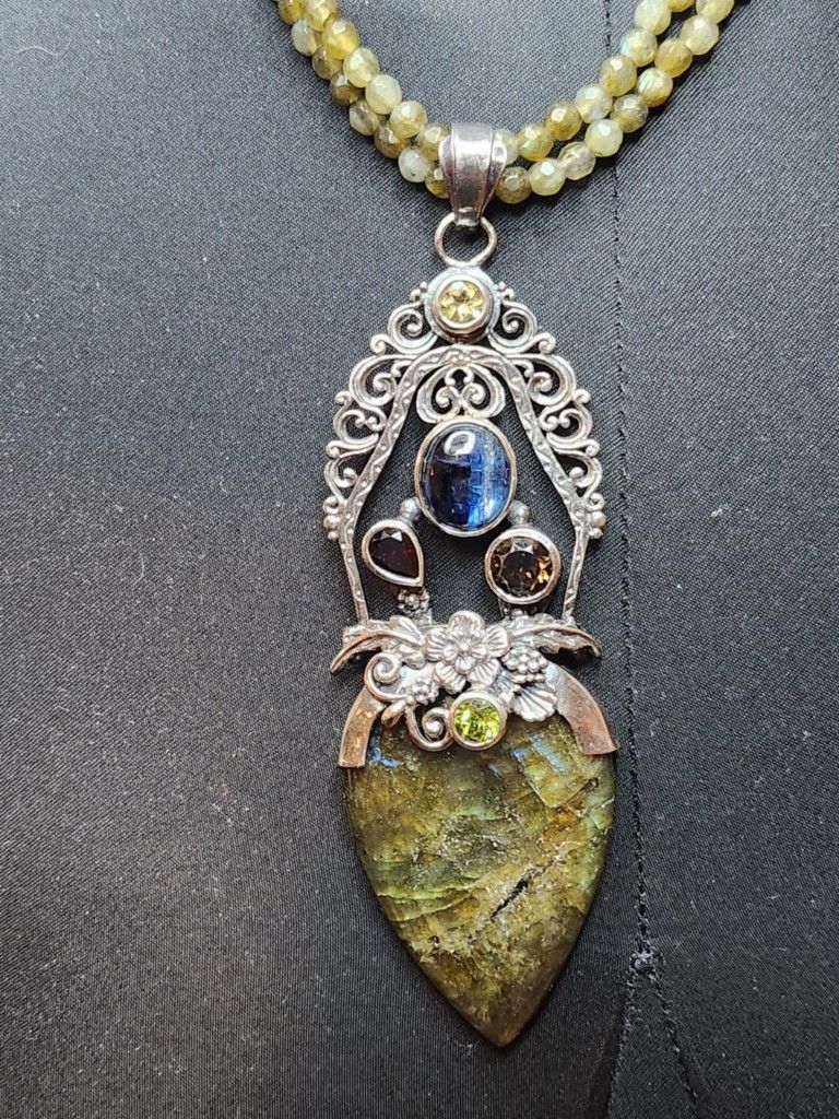 Handmade Natural Labradorite 925 Sterling Silver Pendant