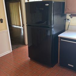 Black Whirl pool Gold Fridge 