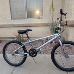 20"x2.35. MONGOOSE OLD SCHOOL VINTAGE BMX BIKE. 80'S 90'S. FRESHLY TUNE UP 👌🏼
