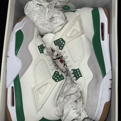 Jordan 4 SB Pine Green 