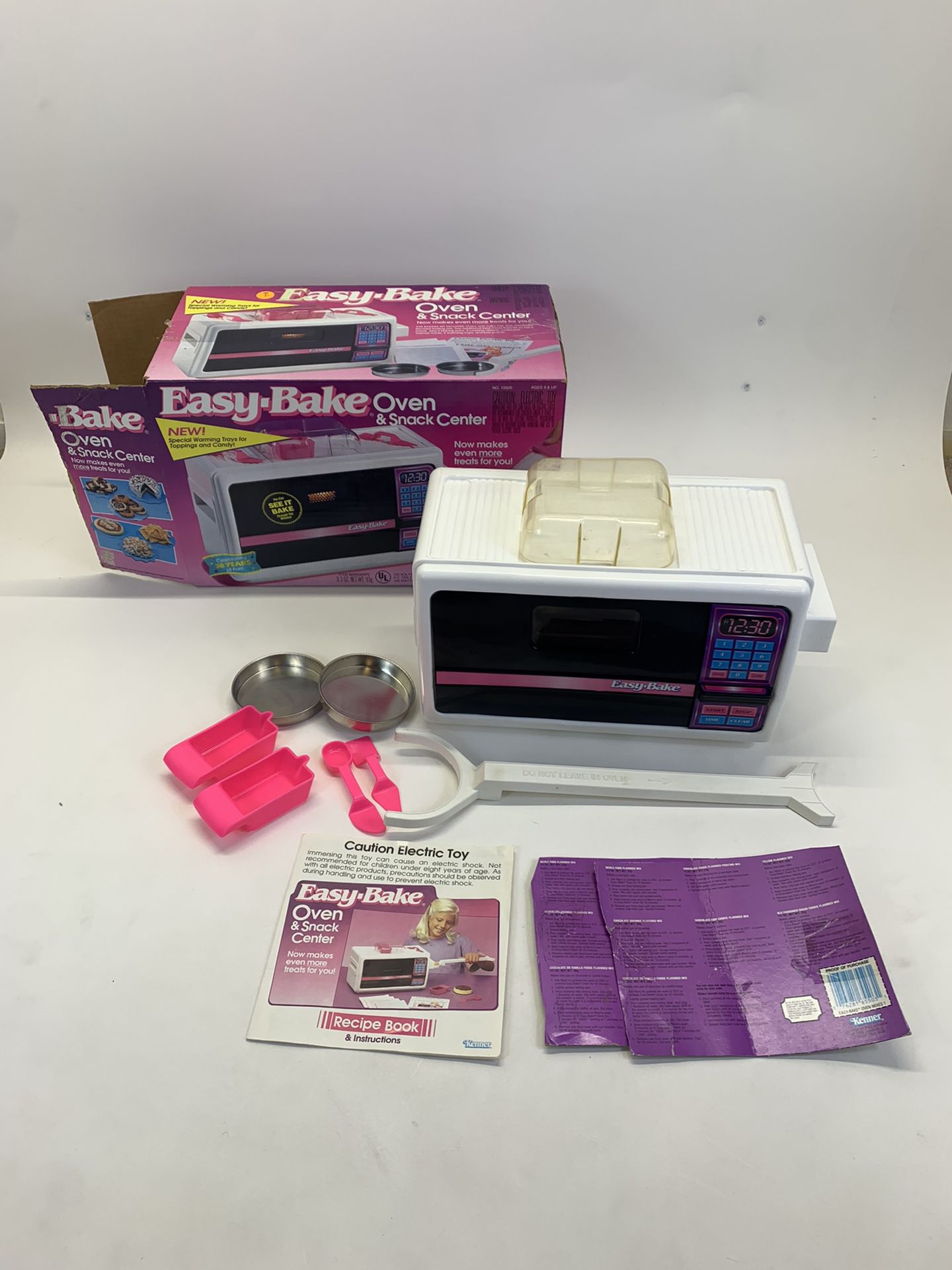 Vintage Easy Bake Oven year 2000 for Sale in Tustin, CA - OfferUp