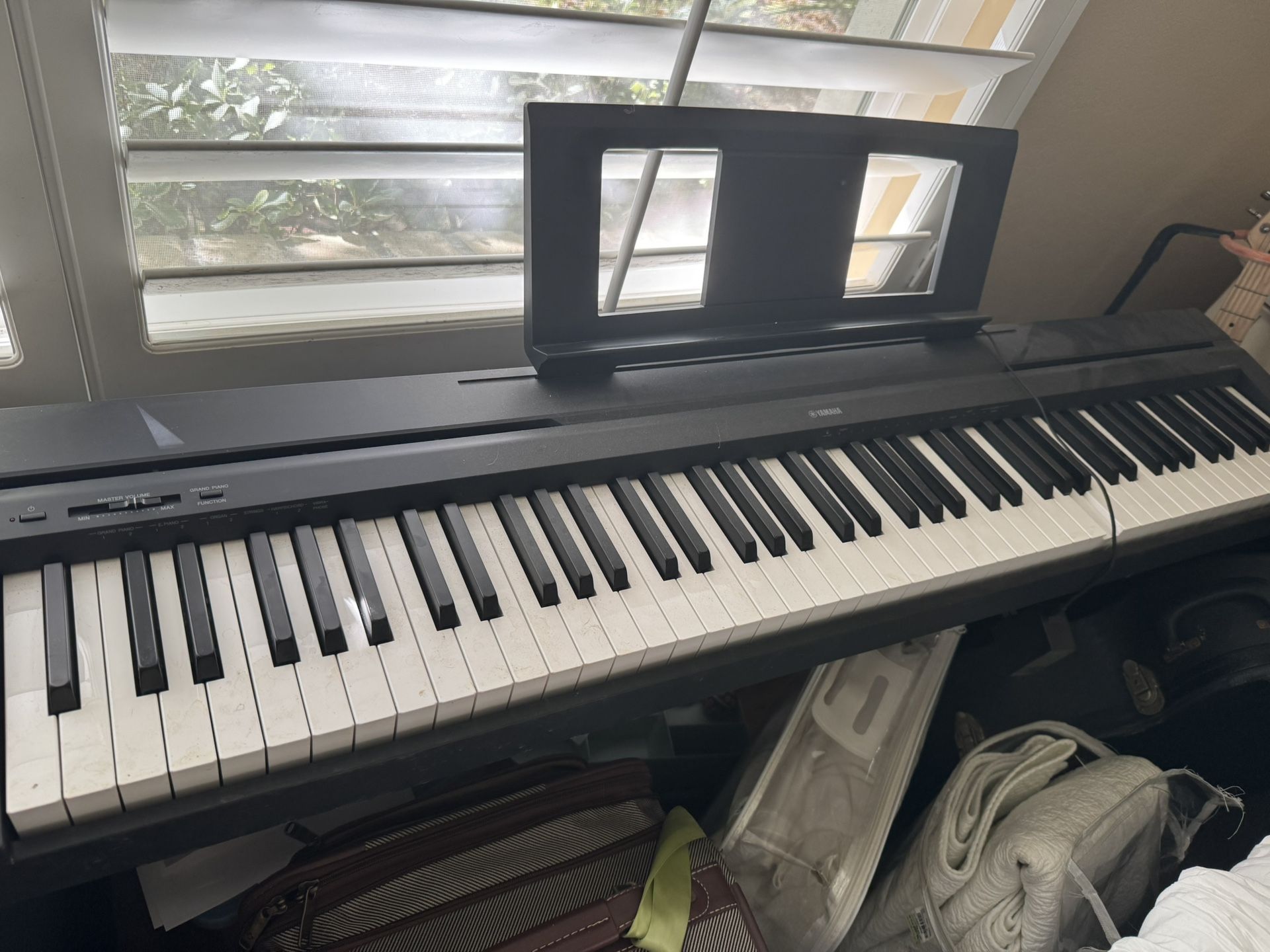 Yamaha Keyboard With Stand