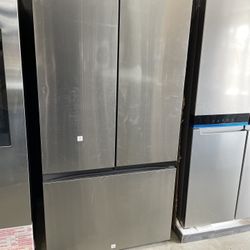 Bespoke French Door Refrigerator With Beverage Center