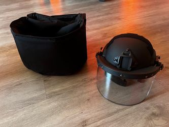 Kevlar Ballistic Helmet w/ Full Face Shield, Protective Cover & Carry Case (Size L / XL)