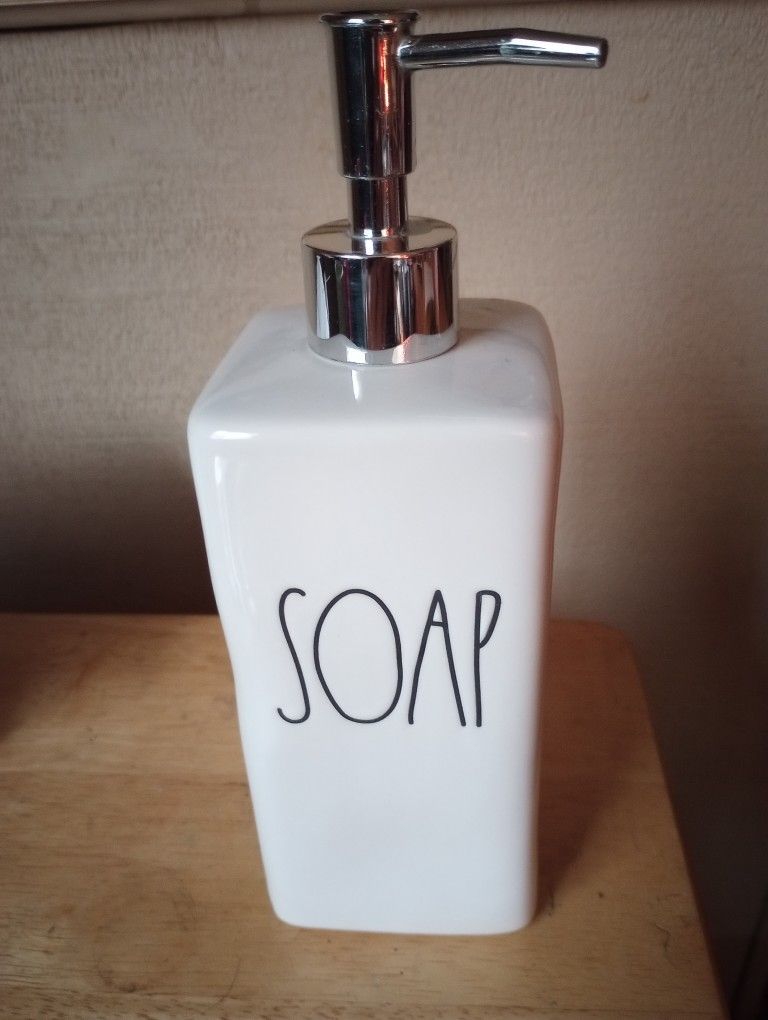 Rae Dunn Soap Pump 