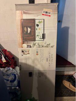 Universal pet habitat stand