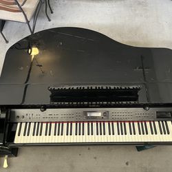 Suzuki G 33 Digital Mini Grand Piano