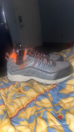FILA men’s memory steel toe work shoes size 10