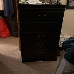 Chest Dresser 