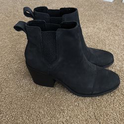 Tom’s Dark Gray Booties
