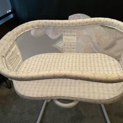 Halo Bassinest Side Sleeper 