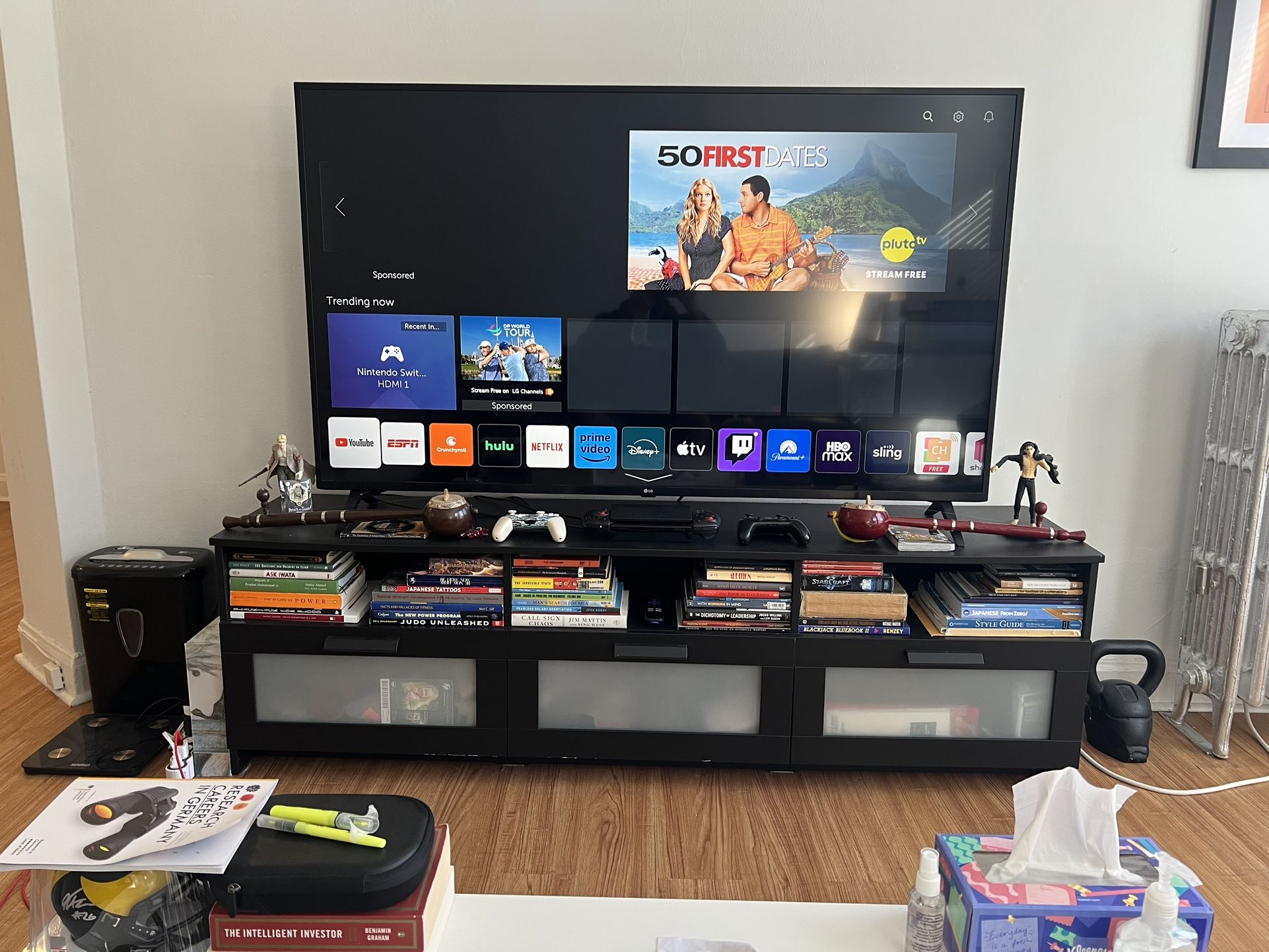 65inch 4k LG TV w/Smart Remote