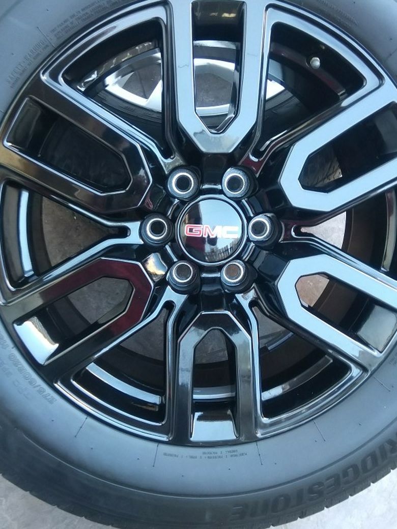 2021 NEW OEM CHEVY TIRES AND WHEELS GMC SIERRA AT4 R 20 TIRES NEW BRIDGESTONE DOT 0521 $1399 FIRMES