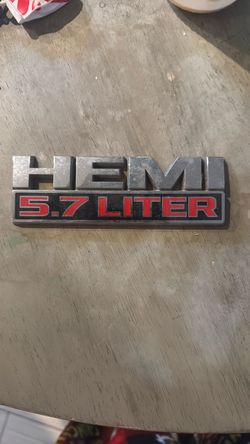 Hemi emblem