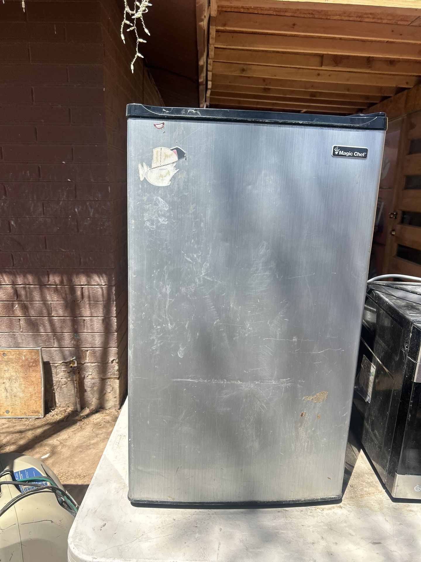 Magic Chef Mini fridge freezer