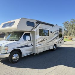 2017 Coachman Leprechaun 