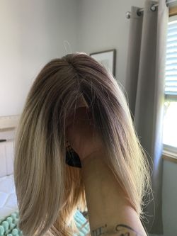 Short Ombré Blonde Wig