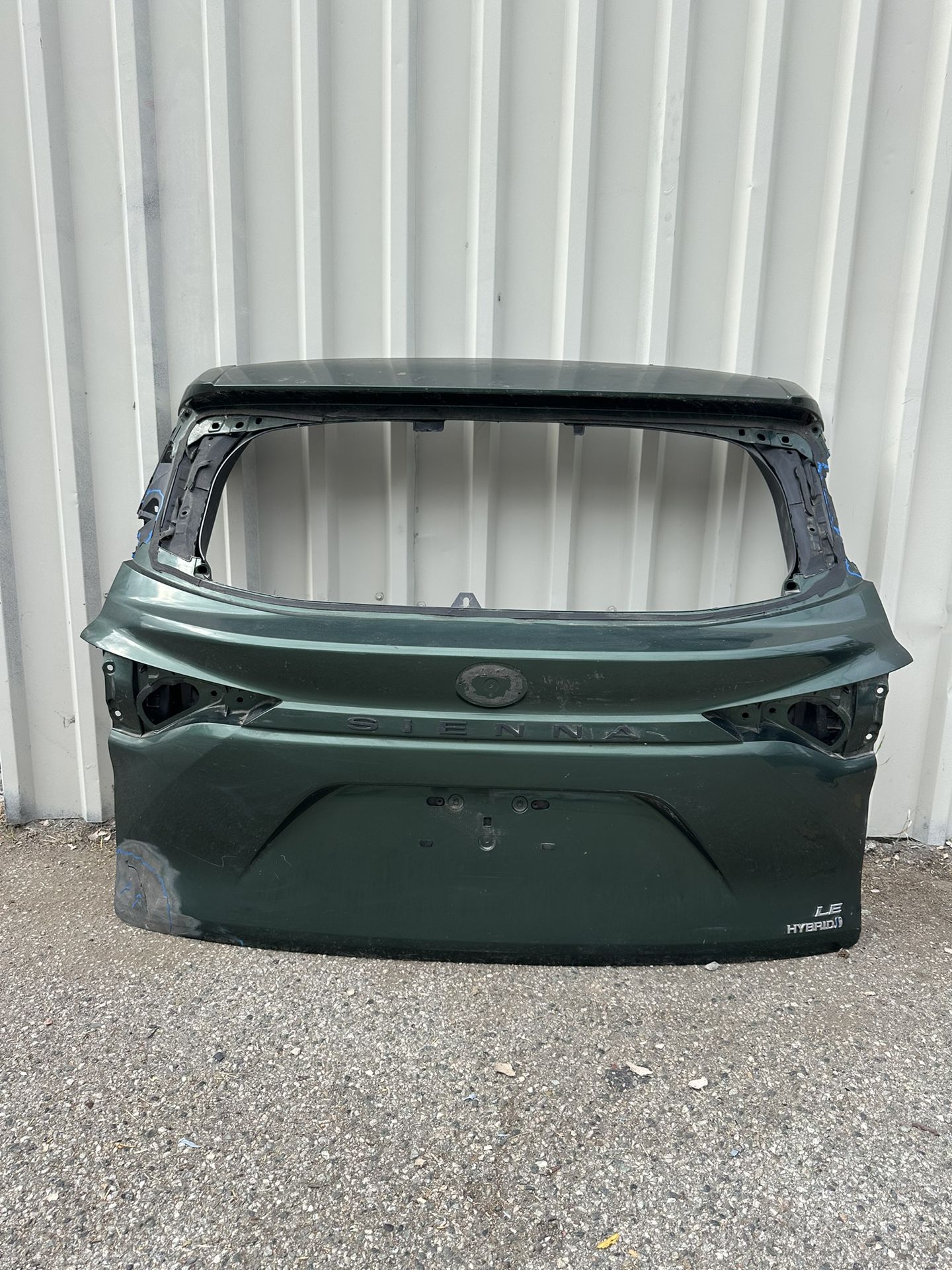2021 2022 2023 2024 Toyota Sienna Tailgate Shell DeckLid Hatch Trunk Original Used