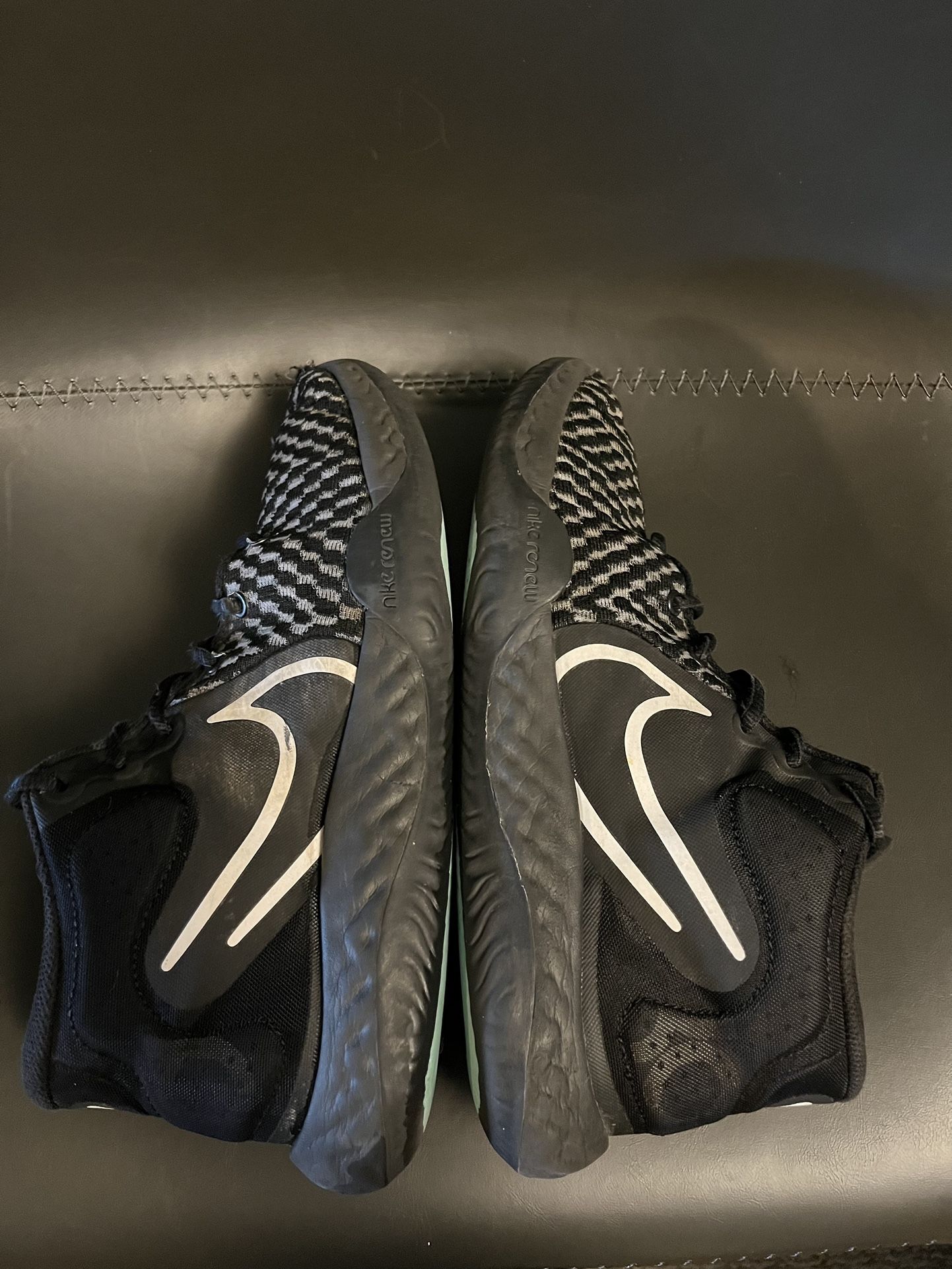 Nike KD Trey 5 VIII Smoke Gray Black 202 Size 10 Basketball Shoe