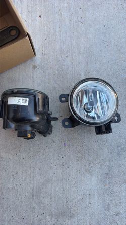 OEM 2019 Dodge Caravan Fog Light Assembly Pair